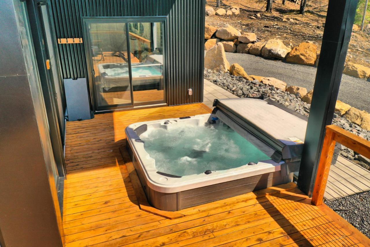 Kallm-Mont-Tremblant Chalet With Hot Tub, Pond & Beach On Private 7Acre Estate Lac Superieur Luaran gambar