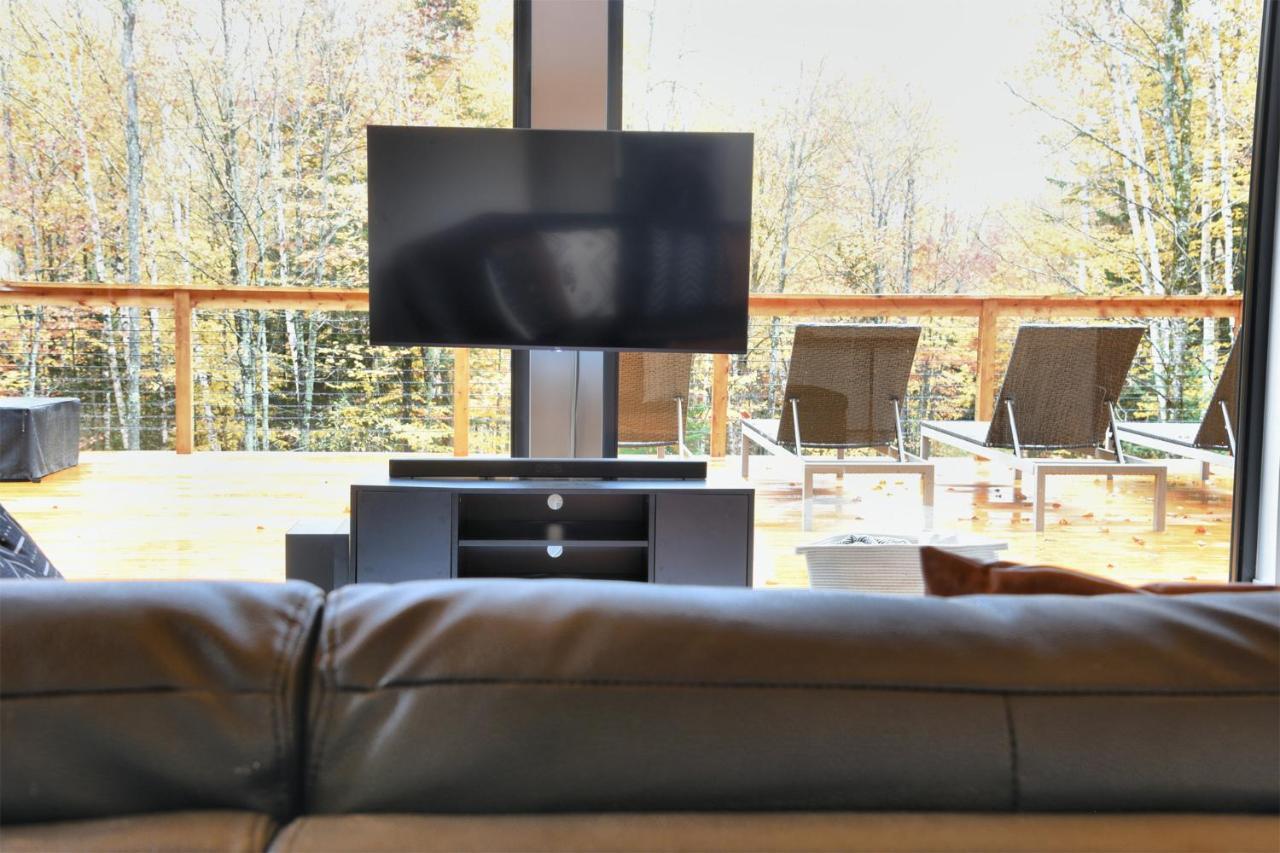 Kallm-Mont-Tremblant Chalet With Hot Tub, Pond & Beach On Private 7Acre Estate Lac Superieur Luaran gambar